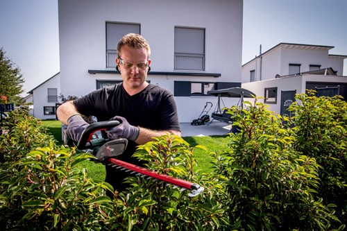 Metabo hs 18 ltx 55 | taille-haie à batterie | 18v | 2x2ah li-power et chargeur sc 30 - 601718500