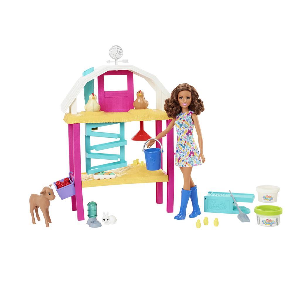 Barbie fait éclore et soigner un élevage de poulets