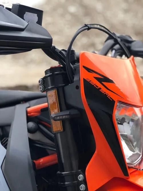 Motoisme course clignotant clignotant position lumière course ktm hus
