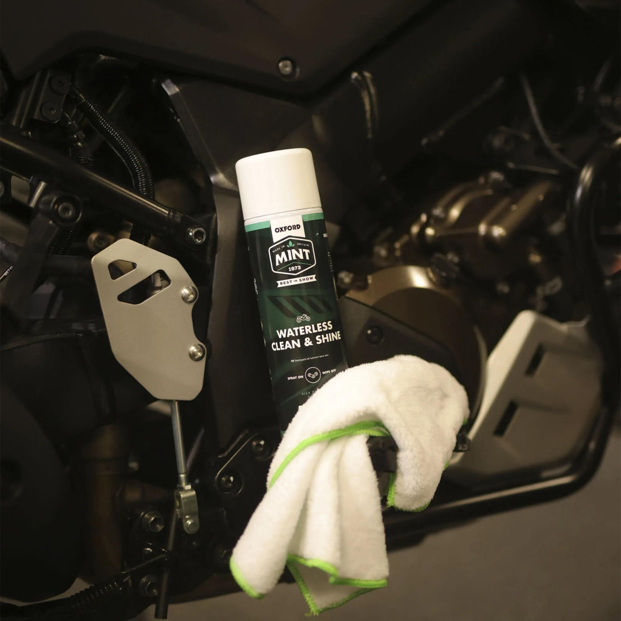 Nettoyant à la menthe Oxford sans eau, action mousse brillante et propre. nettoyant oxford tout-en-un 500ml oc209