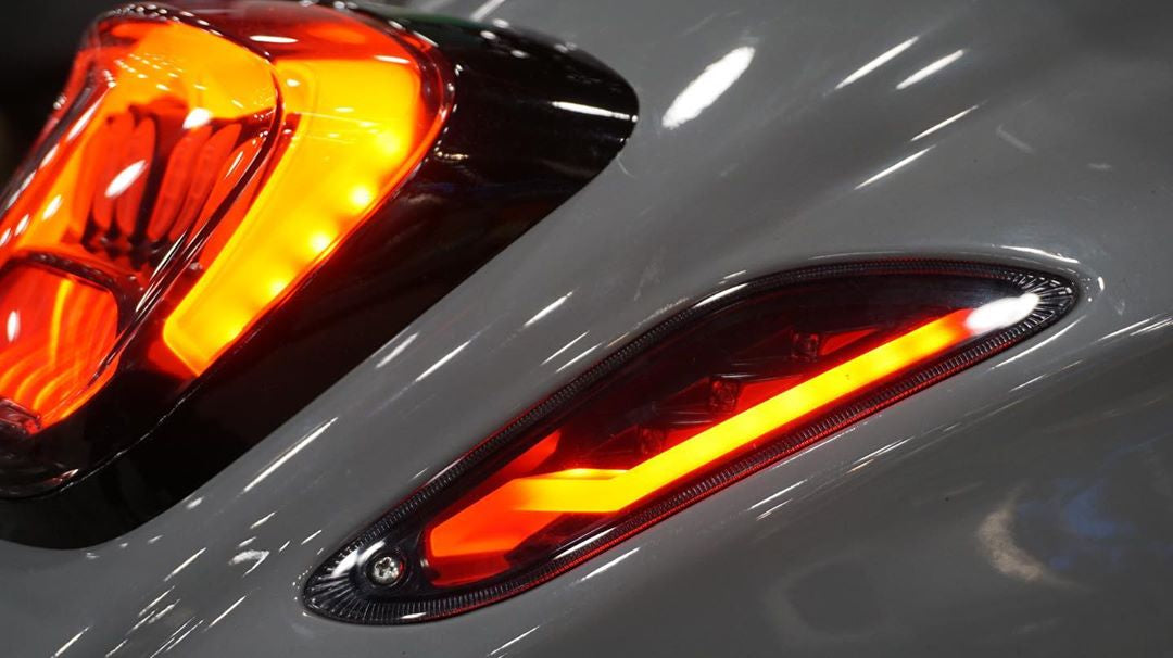 Niveau10 Raw Set derrière la fumée LED | Vespa Sprint Primavera