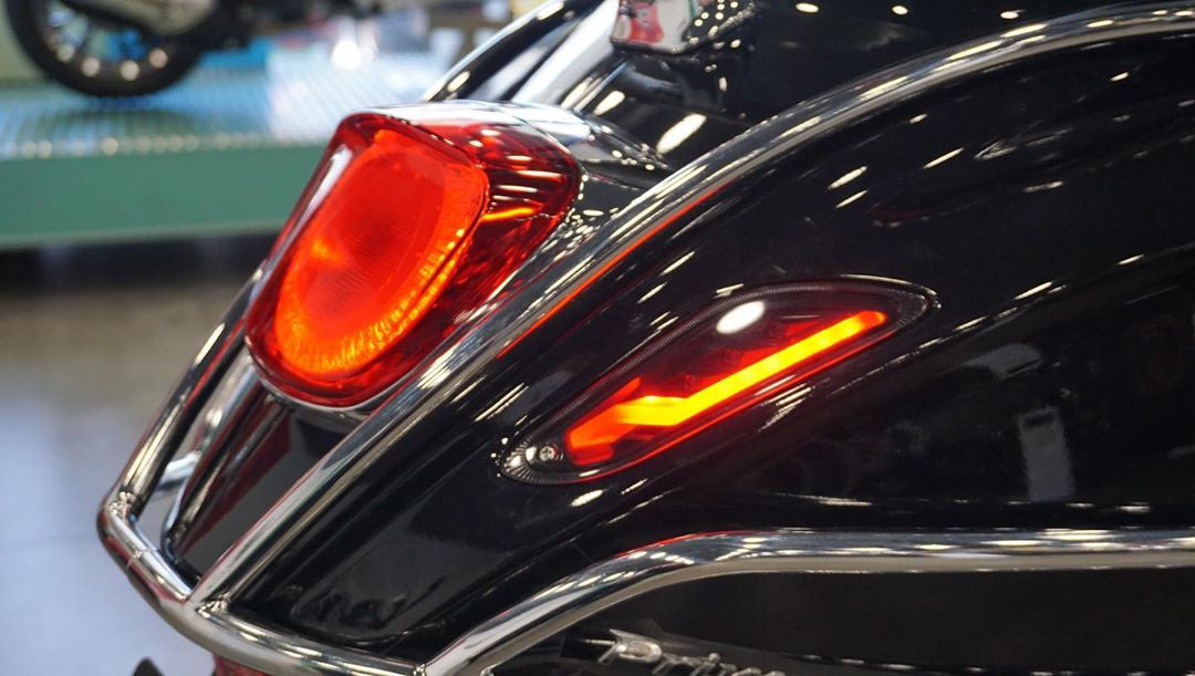 Niveau10 Raw Set derrière la fumée LED | Vespa Sprint Primavera