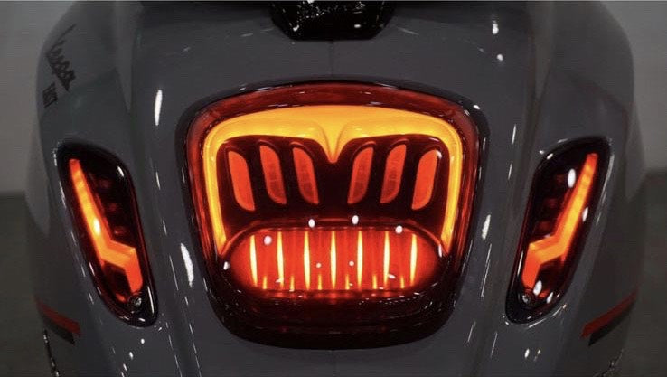 Niveau10 Raw Set derrière la fumée LED | Vespa Sprint Primavera