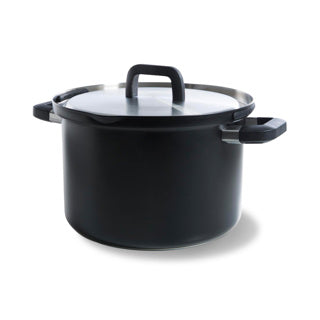 Marmite à soupe noire Bk flow cool 24 cm - 6,5 l - sans revêtement antiadhésif sans PFA - casserole à induction - casserole en inox - système d'égouttage sécurisé - passe au four jusqu'à 160°c - avec couvercle - argent