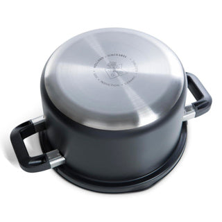 Marmite à soupe noire Bk flow cool 24 cm - 6,5 l - sans revêtement antiadhésif sans PFA - casserole à induction - casserole en inox - système d'égouttage sécurisé - passe au four jusqu'à 160°c - avec couvercle - argent