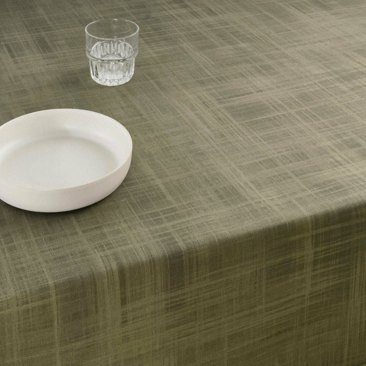 Nappe antitache en résine olive liso Belum 150 x 150 cm