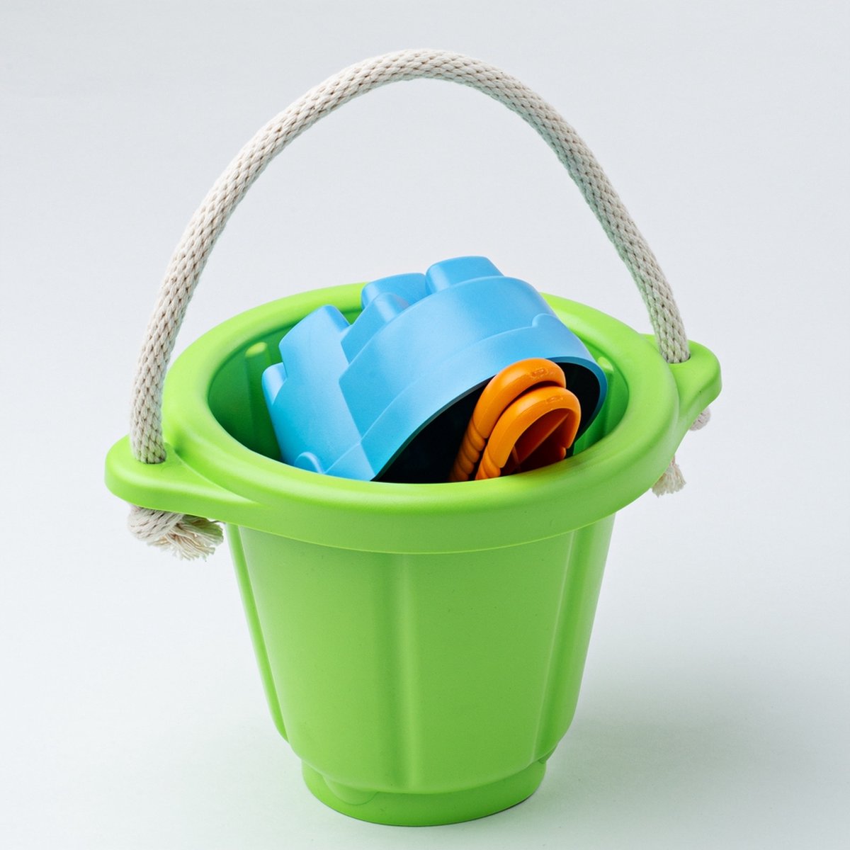 Set de jouets verts avec seau, râteau et pelle - vert