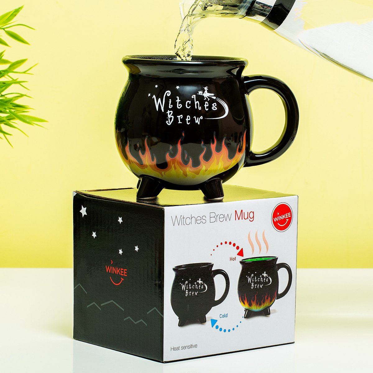 Tasse d'Halloween sensible à la chaleur du chaudron de sorcière Winkee