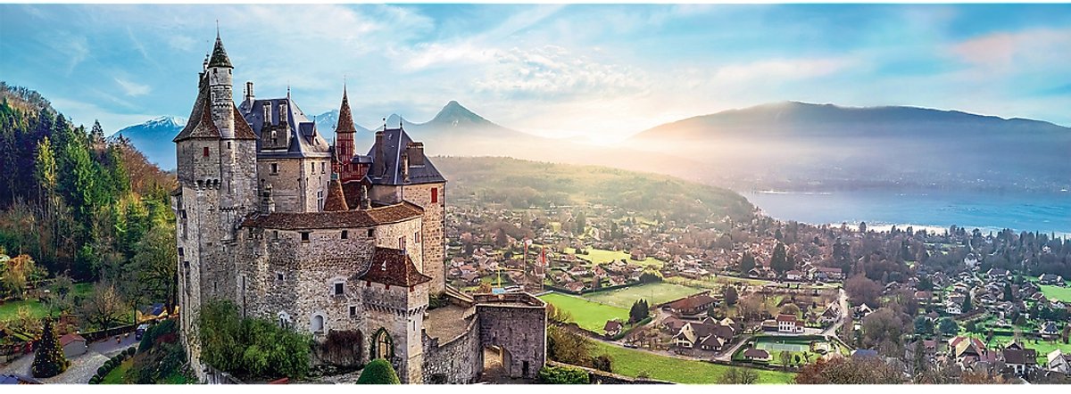 Puzzle Trefl - panorama château Menthon France - 1000 pièces.
