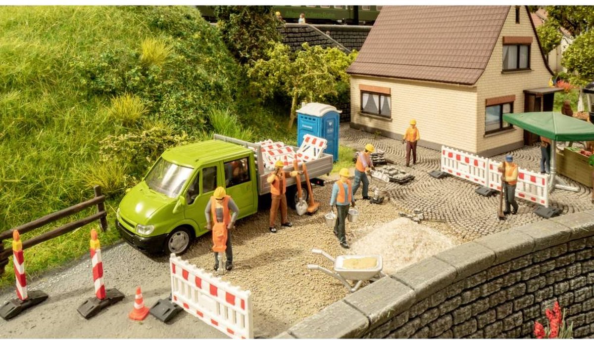 Ni le monde du thème « straßenarbeiten »