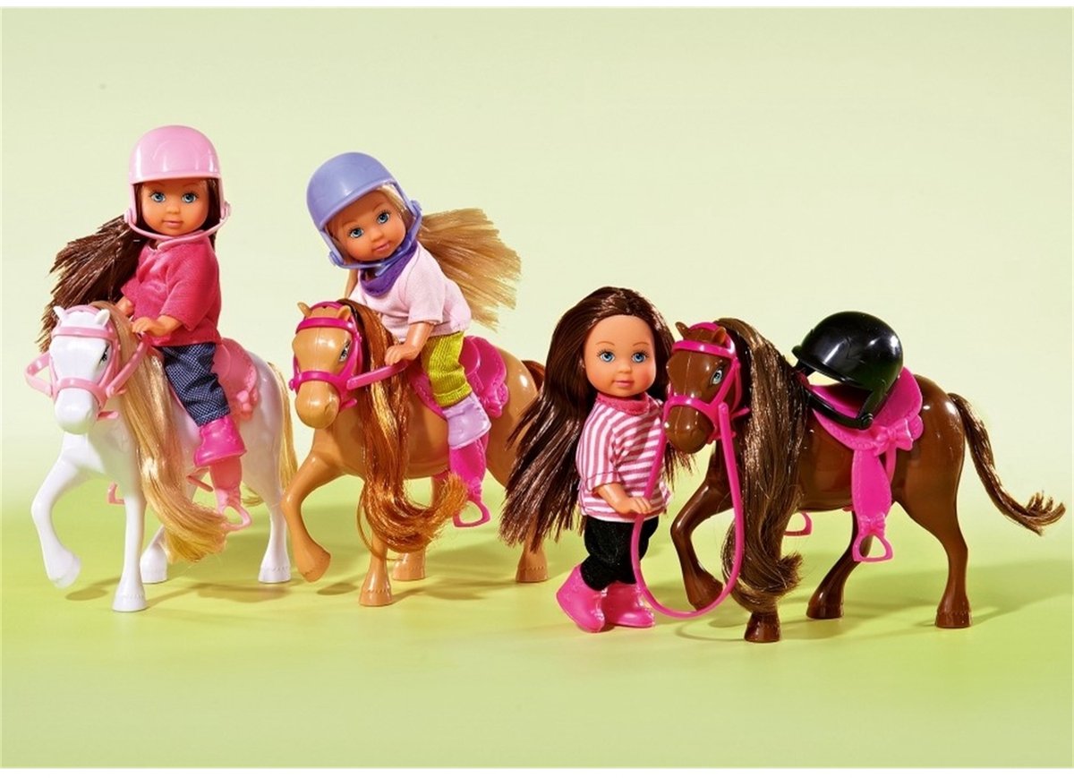 Poupée Evi de différentes marques avec poney (3 ass.)