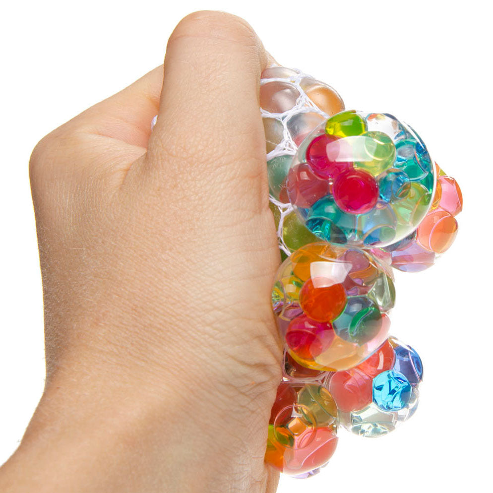 Duckiez presser la boule à bulles avec des perles d'eau