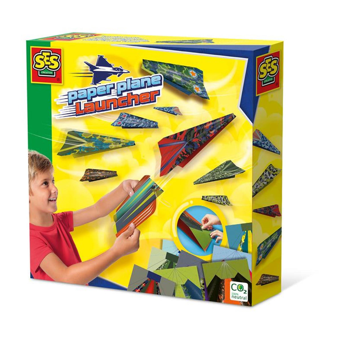 Lancer de nombreux avions en papier