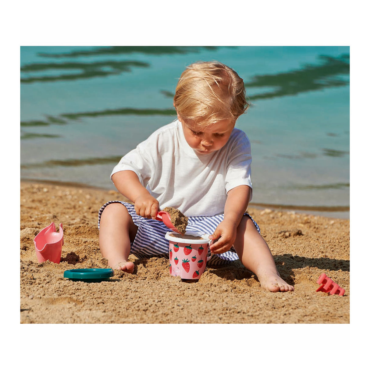 Ensemble de plage fraise Ecoiffier, 4 pièces.