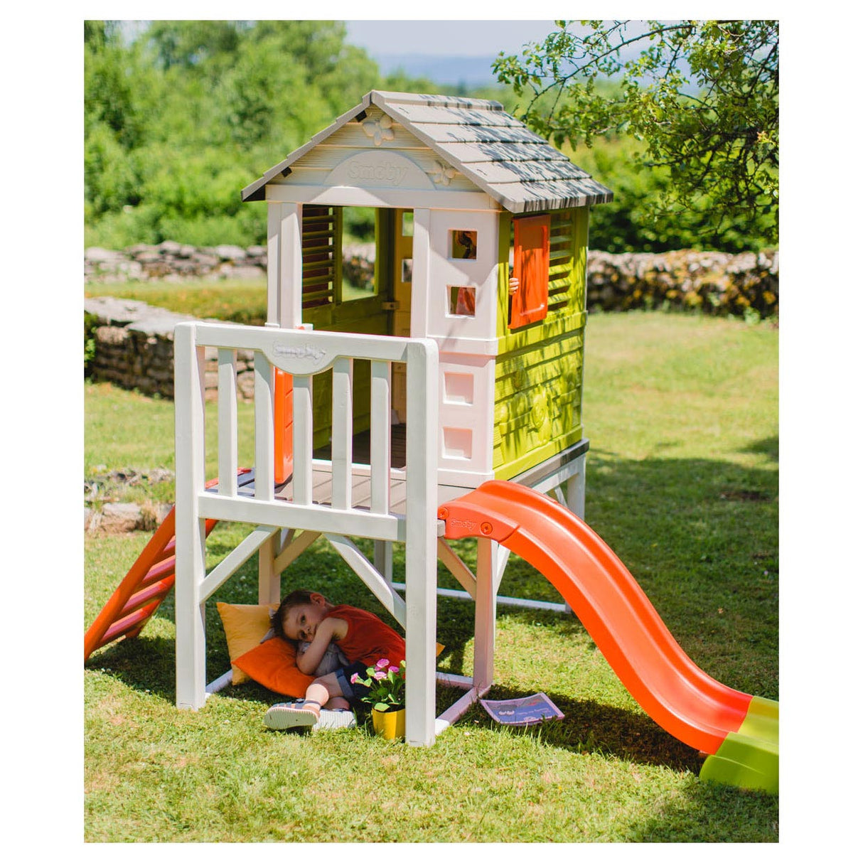 Cabane Smoby avec toboggan