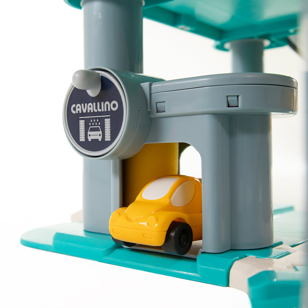 Garage de stationnement de Cavallino avec 7 étages et voitures
