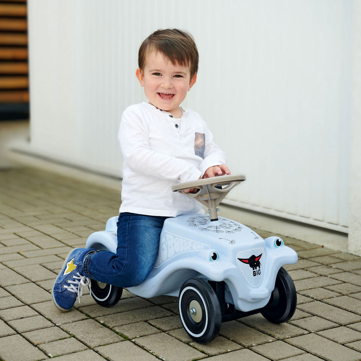 Big Bobby Car Classic Blowball Walkball Car