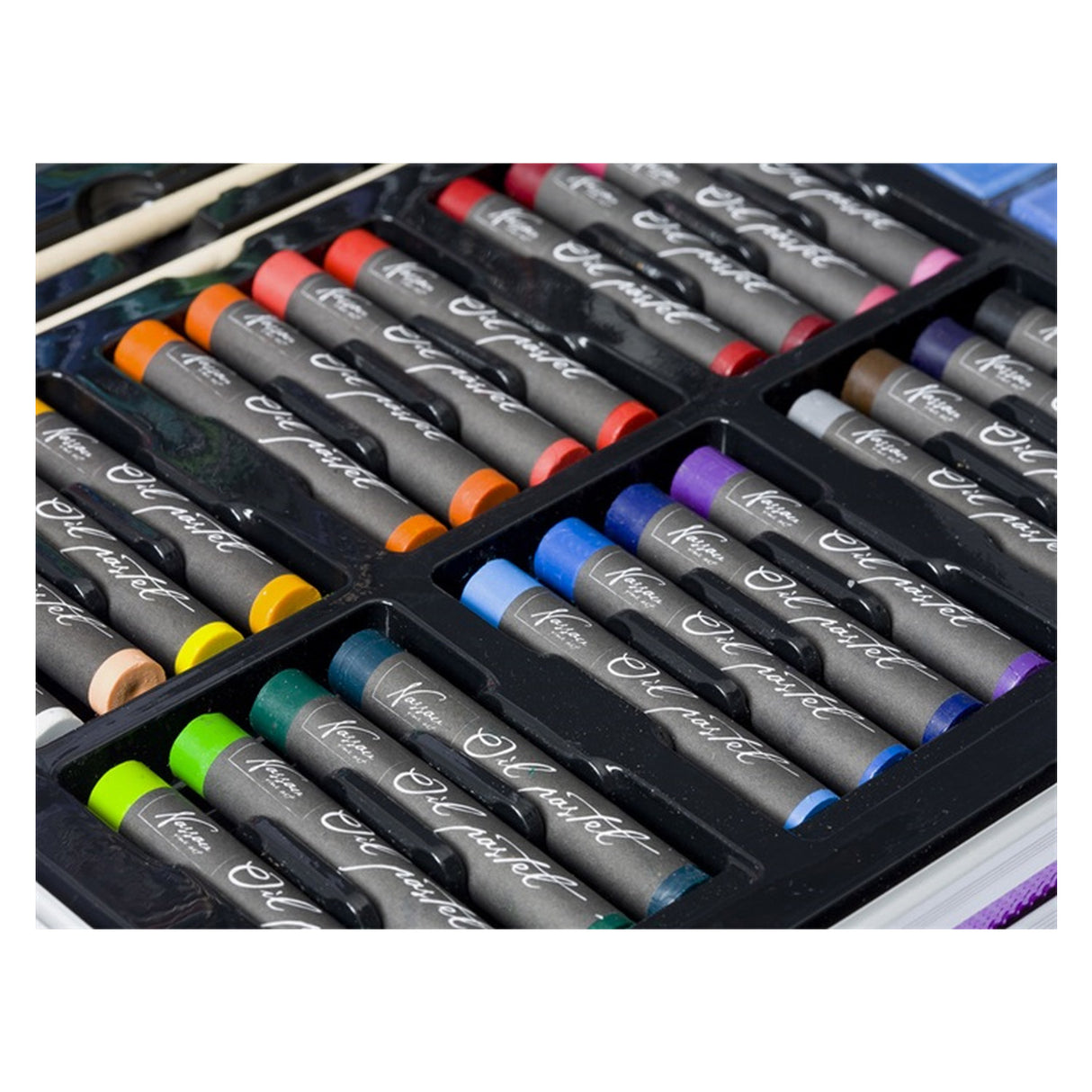 Valise de luxe en métal de couleur Creative Craft Group, 79 pcs.