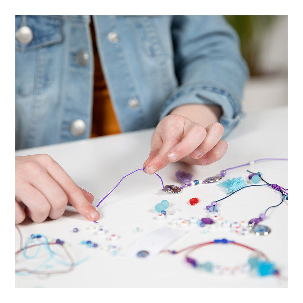 Totum Disney La Reine des Neiges 4 bracelets à lettres pour la fabrication de bijoux artisanaux, ensemble de bracelets d'amitié, jouets pour filles avec Anna et Elsa, conseils cadeaux pour l'artisanat