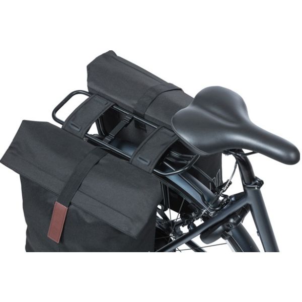 Basil City Double Bicycle Sac - Eau - Polyester-Répellant - Black - Universal Bridge System - 28-32L