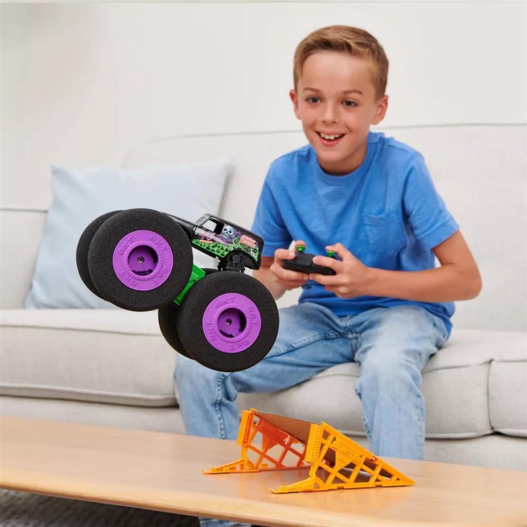 Monster Jam Monster Jam RC Grave Digger Rampe Champ 1:16