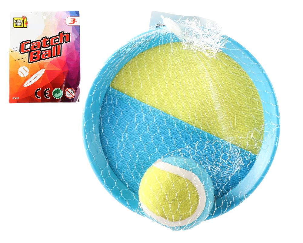 Les enfants s'amusent à attraper le ballon avec du Velcro pour attraper le ballon