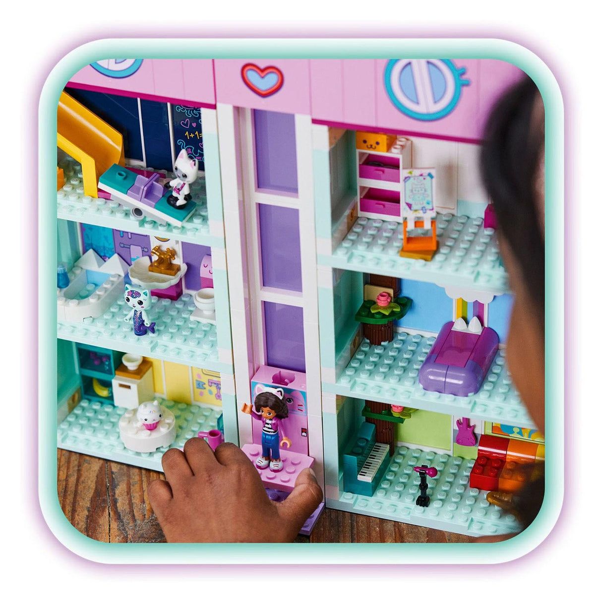 La maison de poupée Lego Gabby's Dollhouse Toys avec 4 figurines et accessoires pour enfants de 4 ans et plus - 10788