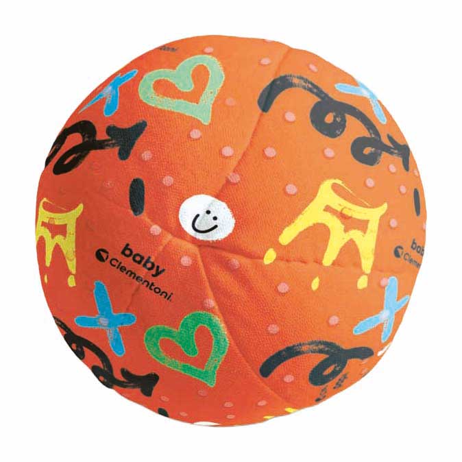 Le bébé Clementoni vise et tire au basket