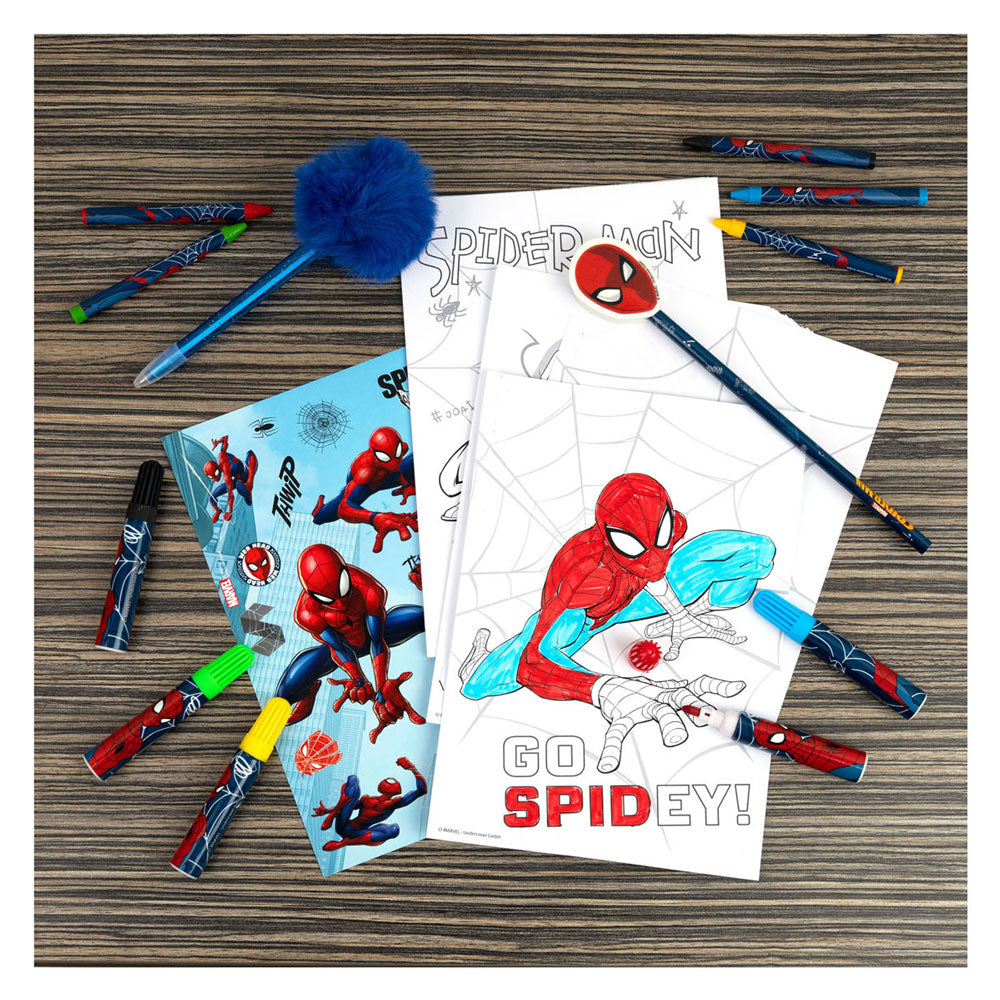 Couleurs d'infiltration Spiderman dans un sac à dos