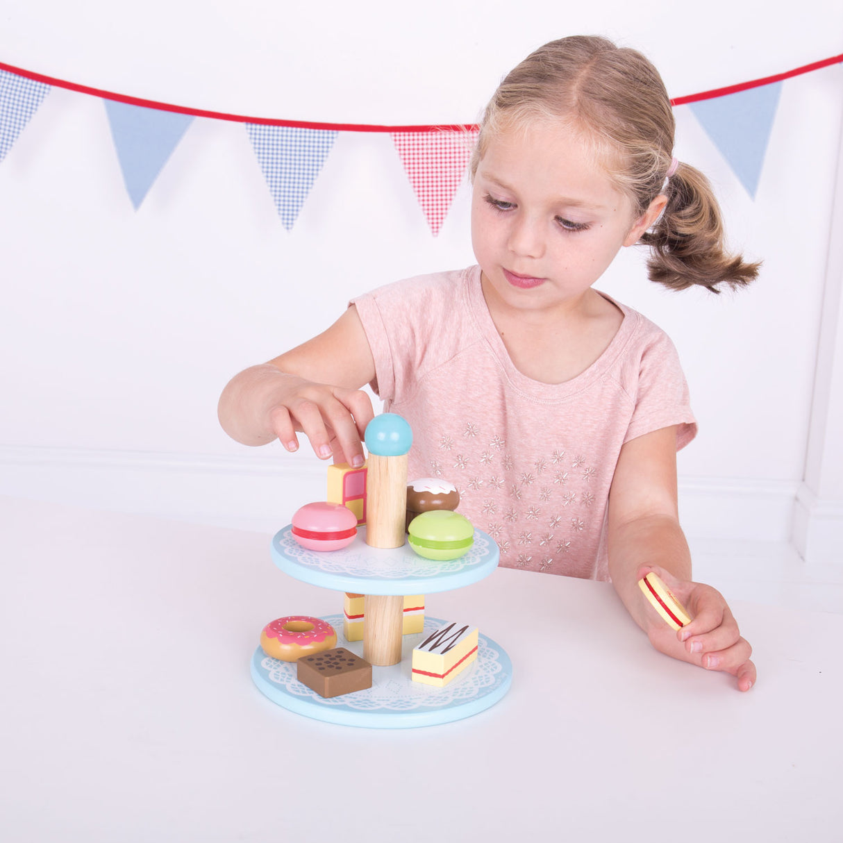 Présentoir à gâteaux Bigjig avec cupcakes