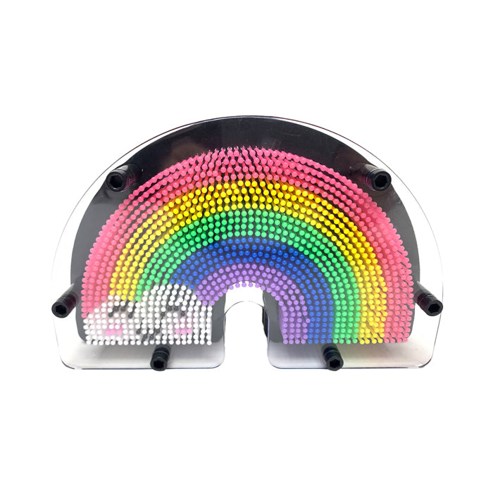 Van manen l'épingle ! les jouets arc-en-ciel font une impression 3D - un jeu d'enfants coloré.