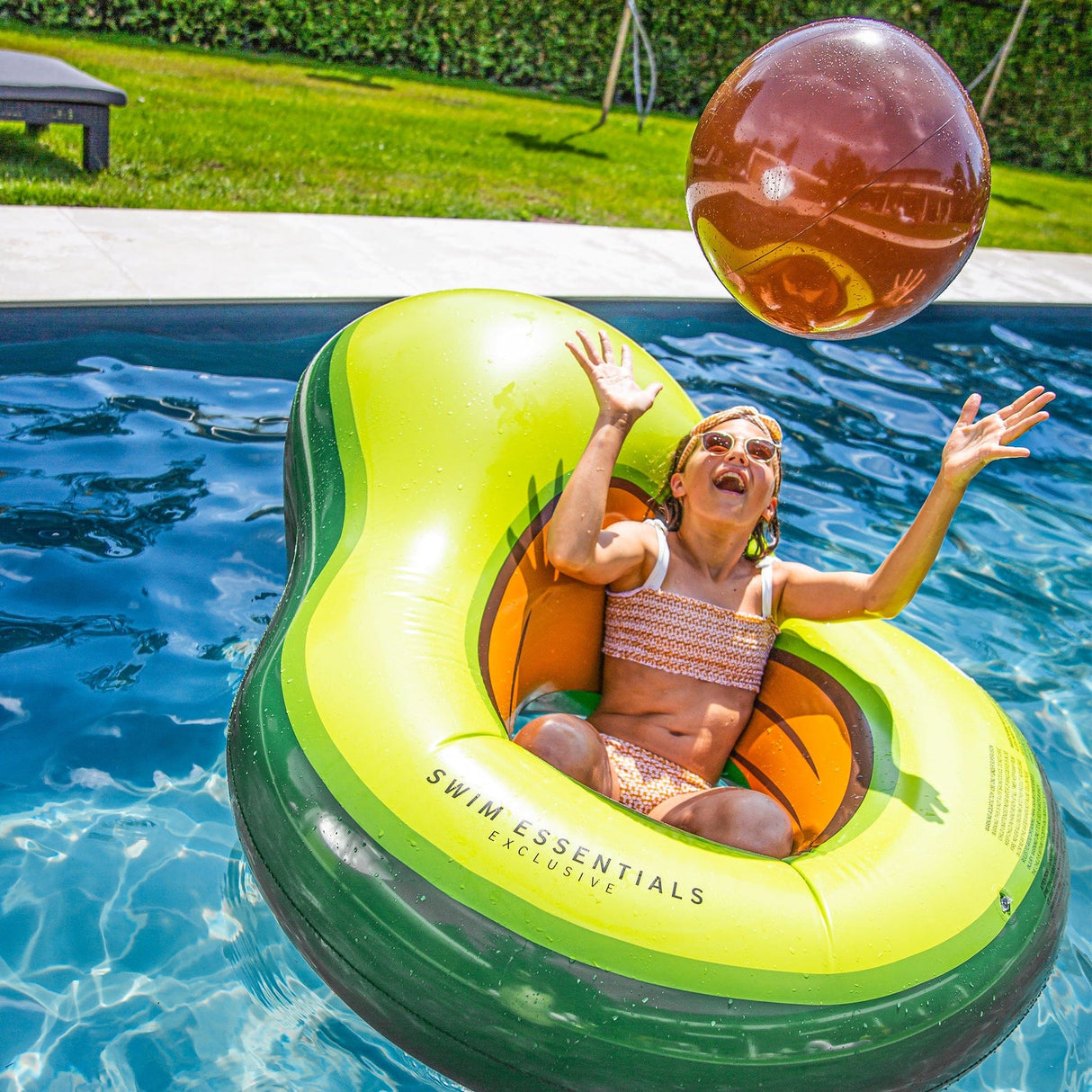 Bonheur tropical | avocat gonflable avec ballon de plage