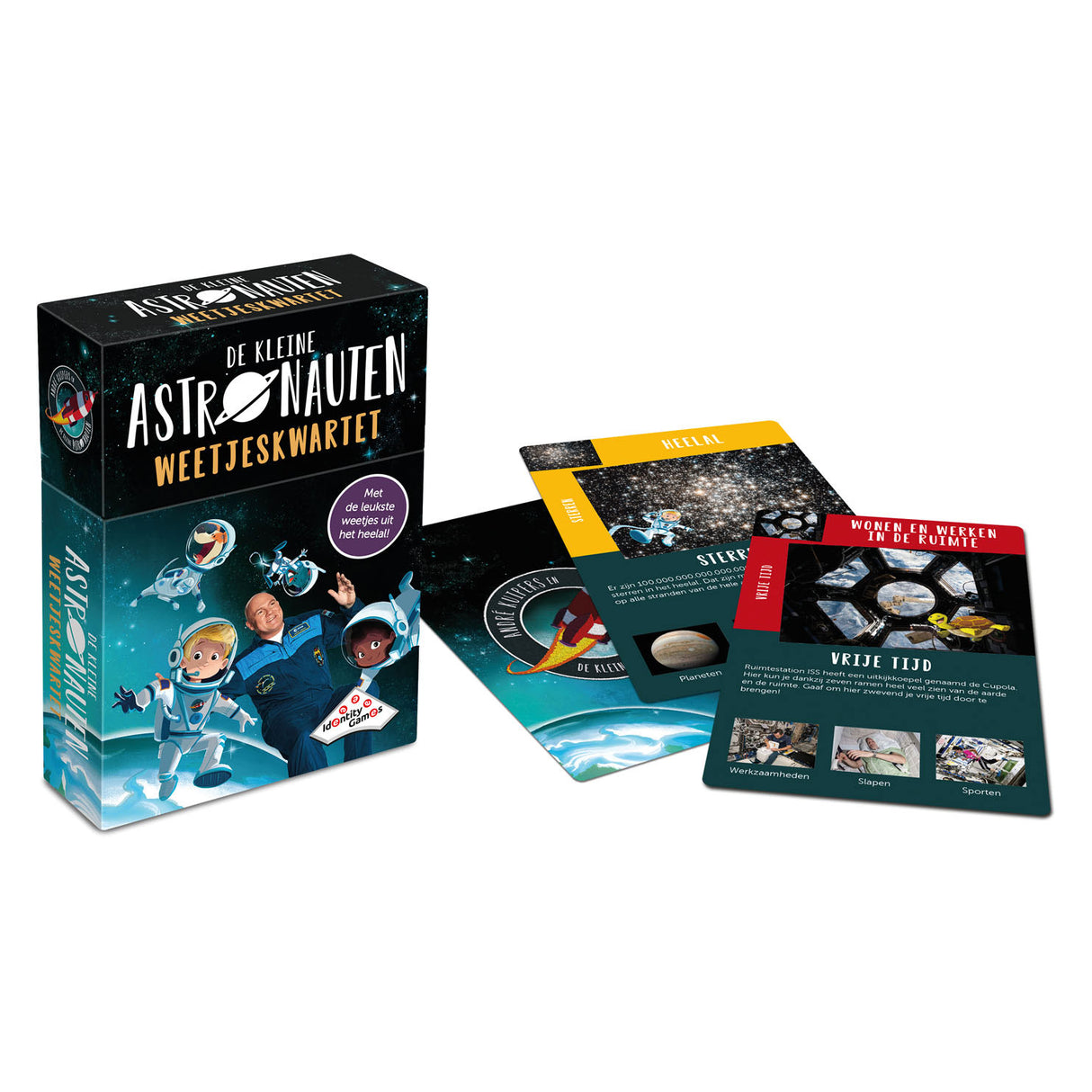 Jeux d'identité quatuor de faits sur les petits astronautes