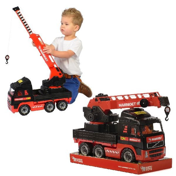 Camion-grue Volvo mammouth de Polésie