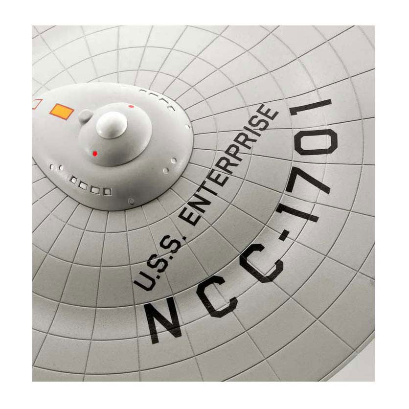 Maquette Revell - U.S.S. entreprise ncc-1701 1:600 - 117 pièces.
