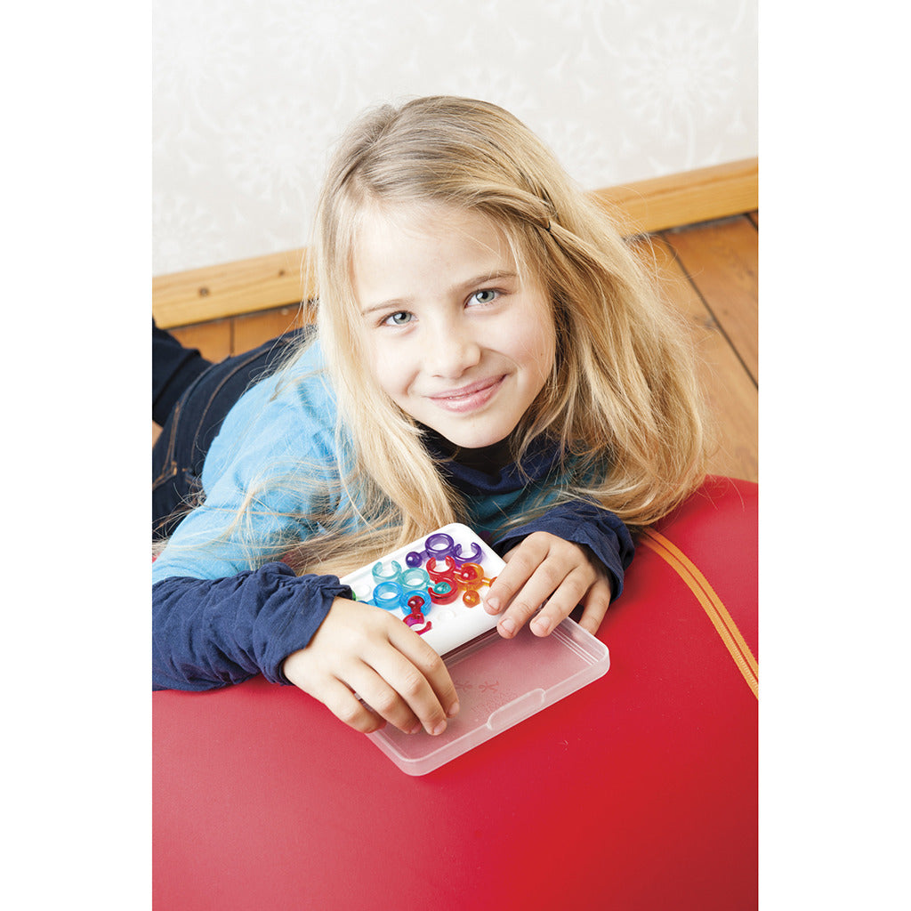 Smartgames IQ Link - jeu de réflexion logique et puzzle de voyage - 120 devoirs avec système d'anneaux - jeu solo éducatif pour enfants et adultes - à partir de 8 ans