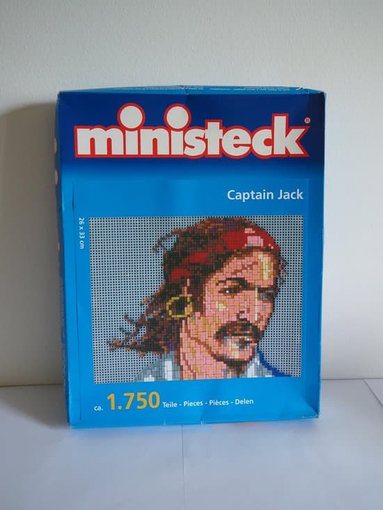 Ministeck - veste de capitaine 1 750 pièces