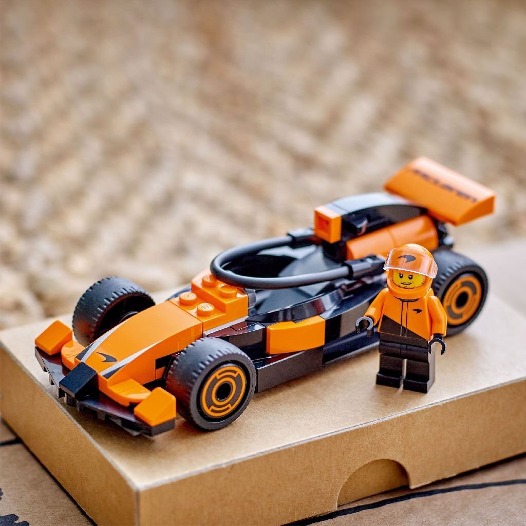 Lego city 60442 pilote de F1 avec voiture de course McLaren