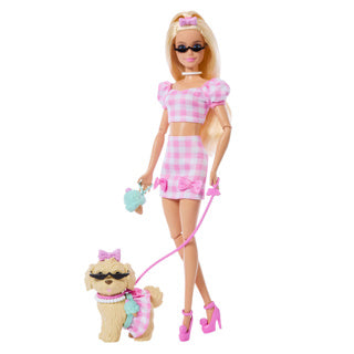 Le jumelage de mode Barbie ressemble à des arcs