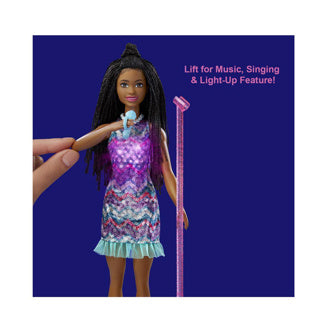 Barbie présente une poupée co-leader avec son