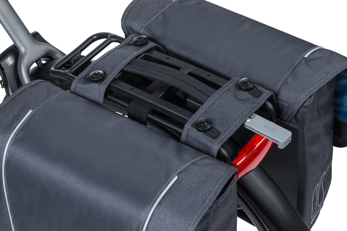 Basil Sport Design Double Bicycle Bag - Anthracite - Bicycle électrique - Unisexe - Réflexion