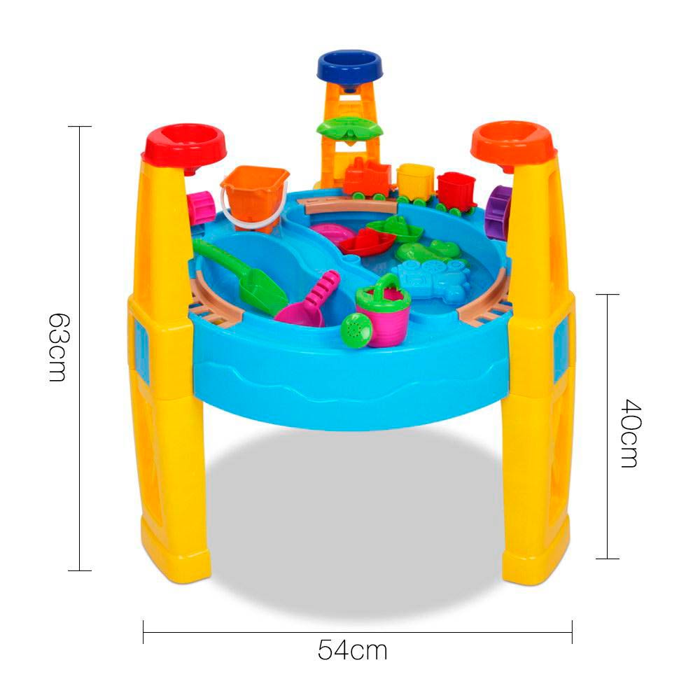 aire de jeux aquatique sablonneuse avec parasol
