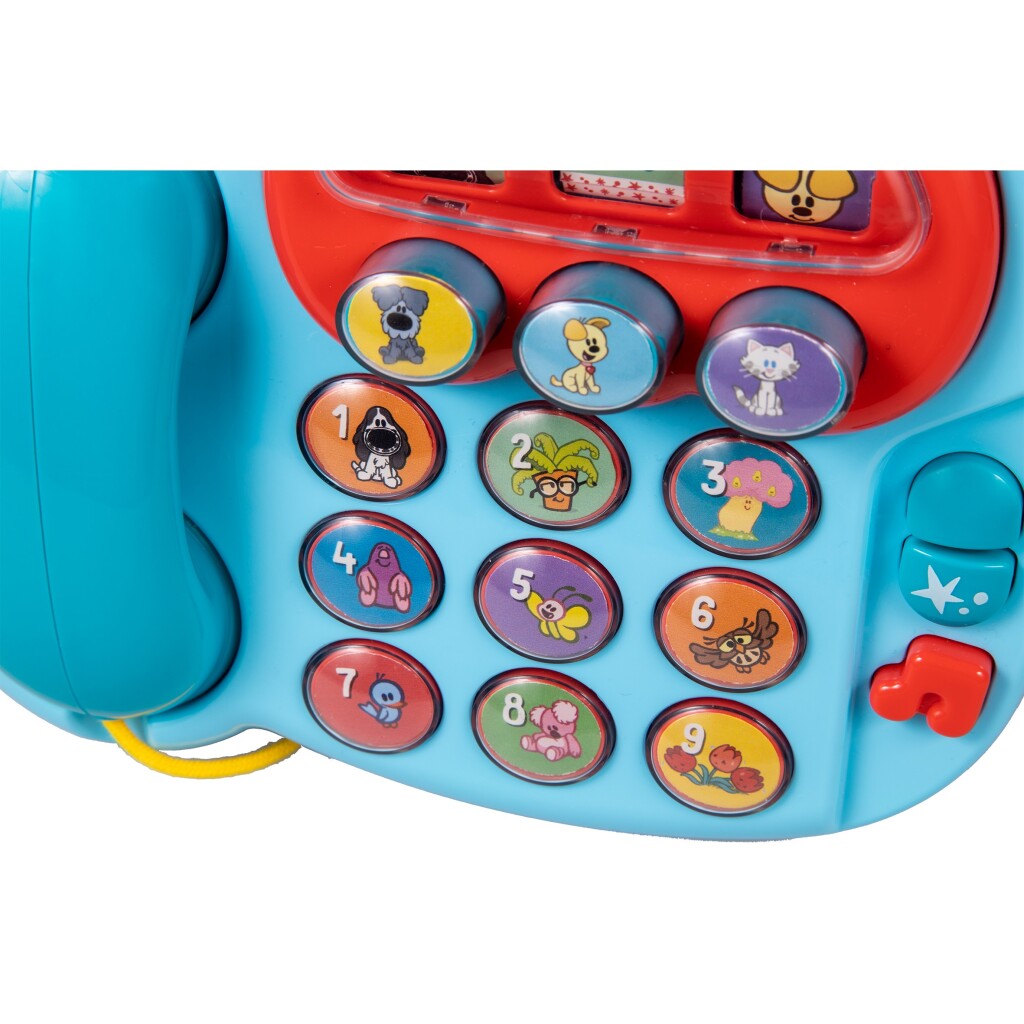 Rubo joue avec le téléphone Woezel et Pip avec son