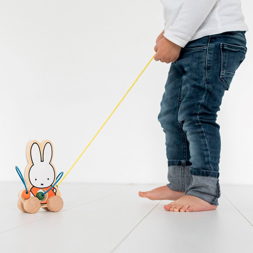 Figurine à tirer en bois Miffy avec perles