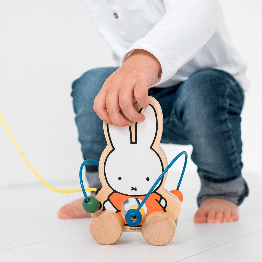 Figurine à tirer en bois Miffy avec perles