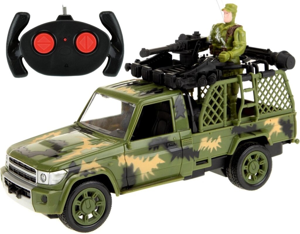 Soldat de jeep de voiture d'armée avec le soldat rc
