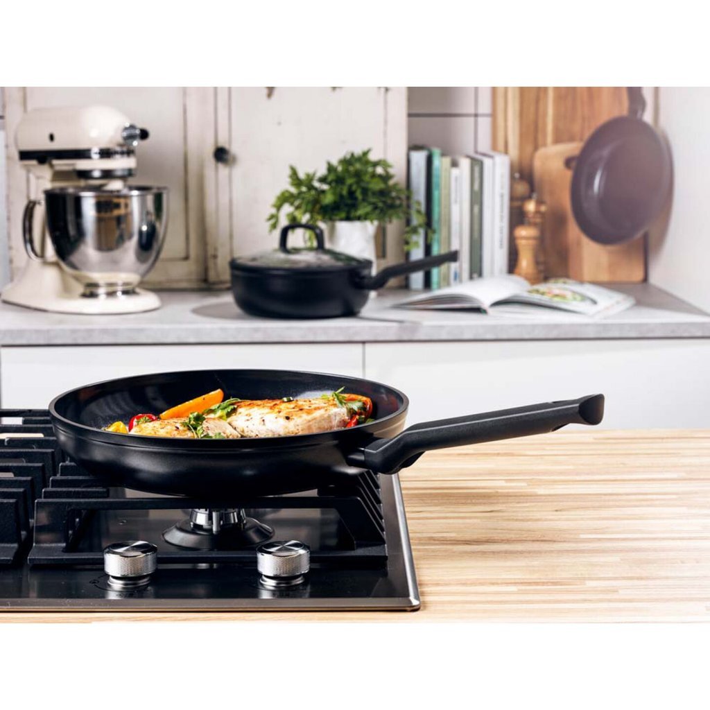Poêle induction BK easy 20 cm - revêtement antiadhésif sans PFA - poêle induction - poêle céramique - passe au four jusqu'à 160°c - poignées froides - noir