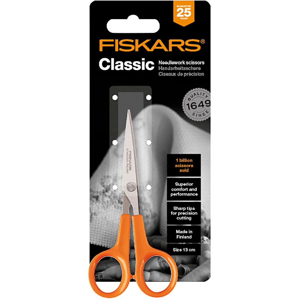 Fiskars https : www.cchobby.nl -classic-precision-scissors-l-13-cm-1-piece