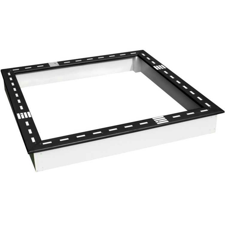 Box sable de sable ensoleillé avec rue