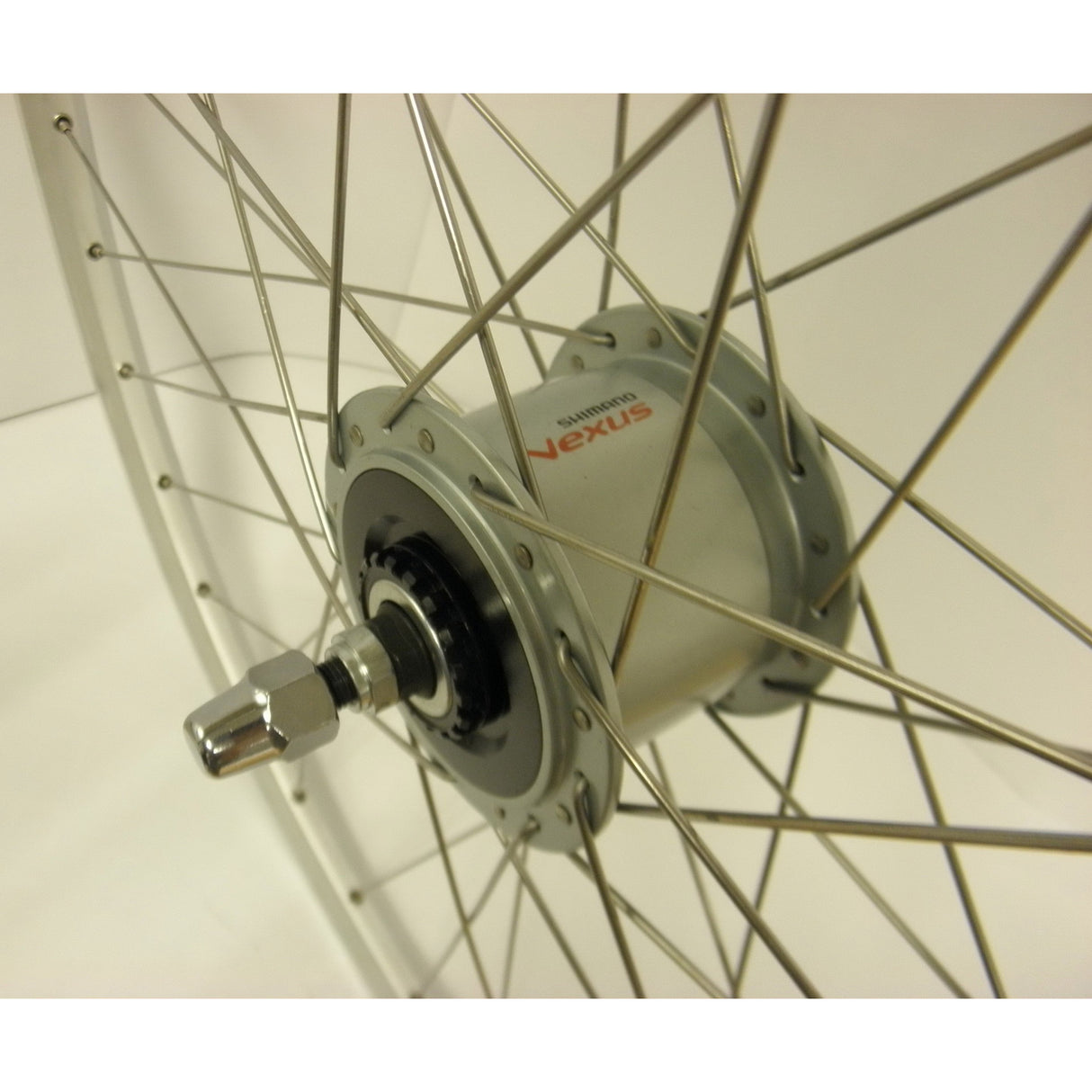 Roue avant Roland 28-15 8-13 8 622 argent m moyeu dyn. roll.frein zac-2000
